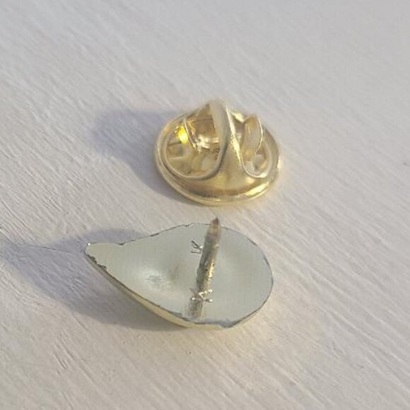 Red Cross Blood Drive Donor Vintage Lapel Pin - Picture 4 of 5